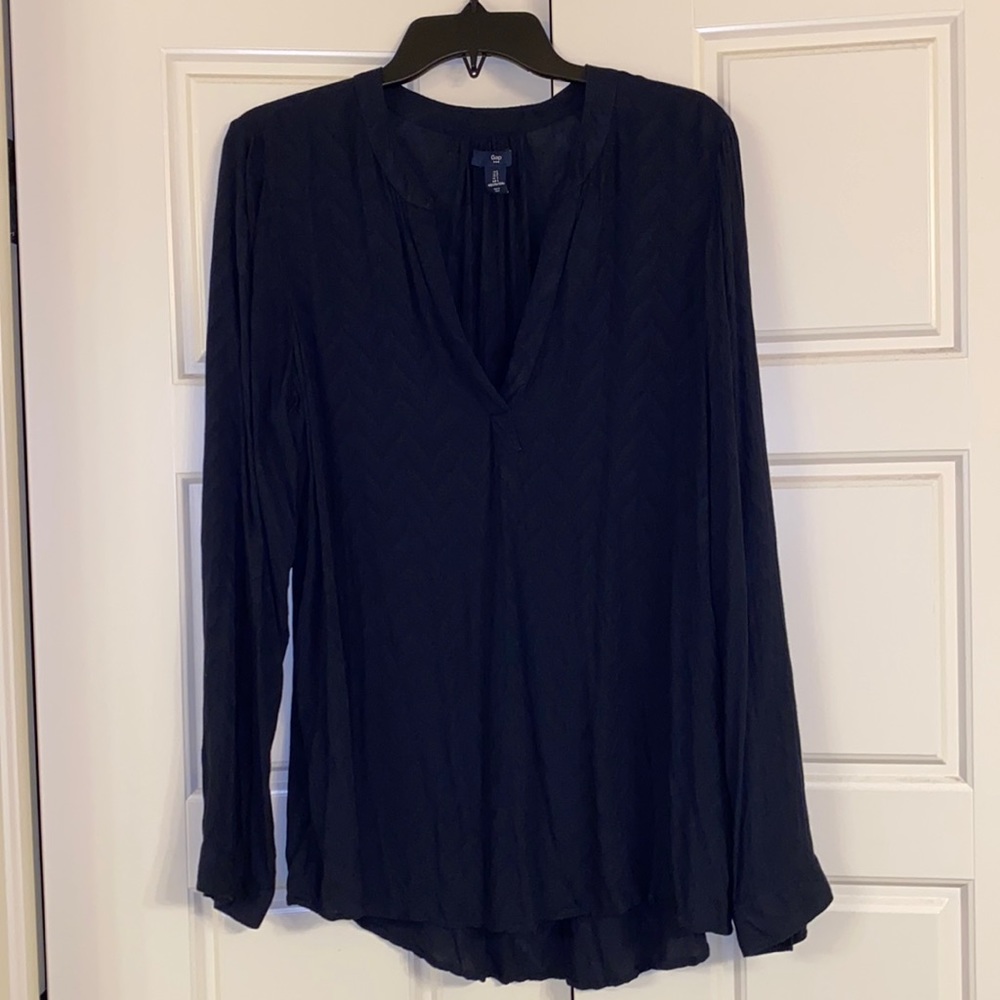 Gap Factory Women’s L V-neck Pullover Long Sleeve Shirt.